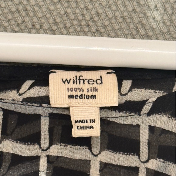 Vintage Aritzia Wilfred Sheer Blouse - 100% silk - Picture 3 of 3